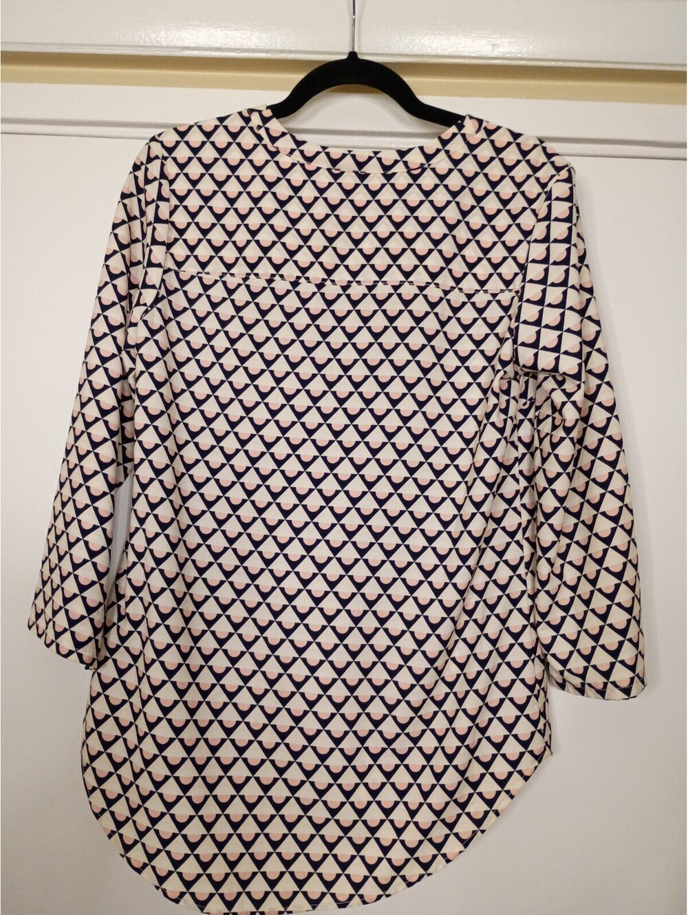Merona Small Navy Peach Geometric Print 3/4 Sleeve Blouse - Picture 4 of 11
